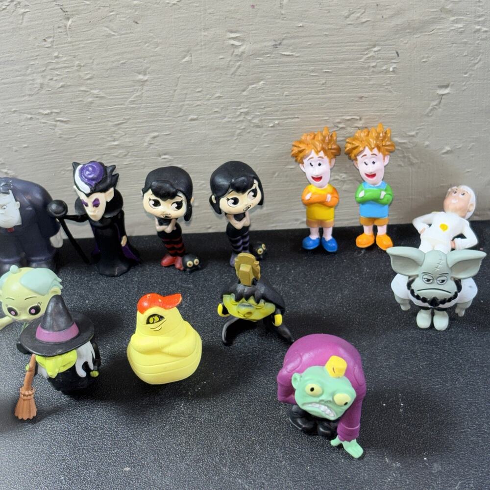 19pc Hotel Transylvania Mini Cartoon Figures Collectible 18 Different - Picture 7 of 7